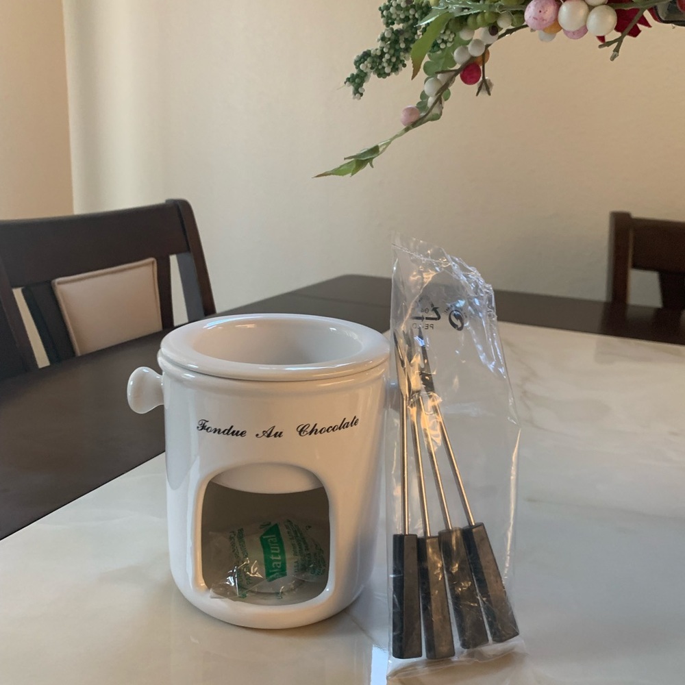 Fondue Au chocolate, porcelain two piece tableset